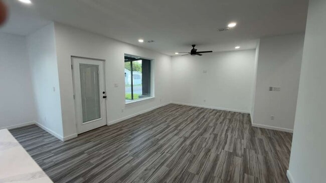 Foto del edificio - 702 W Seminole Ave