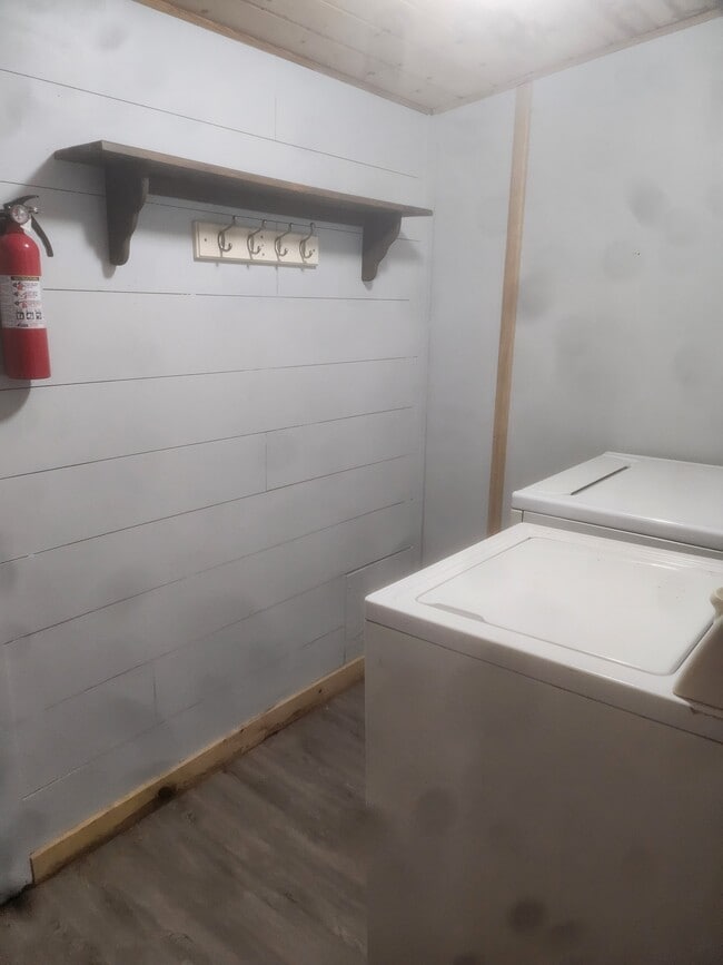 laundry room - 128 Jones St