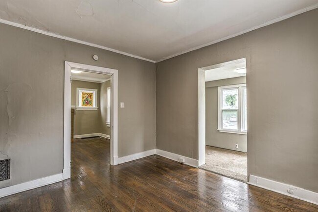 Building Photo - 2309 S Big Bend Blvd