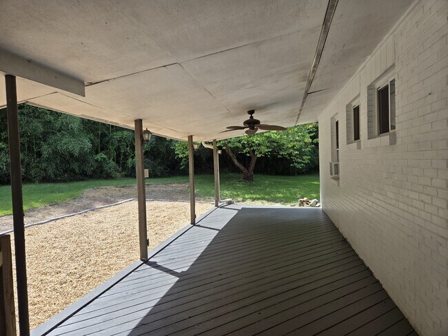 Foto del edificio - 4048 Dolly Ridge Rd