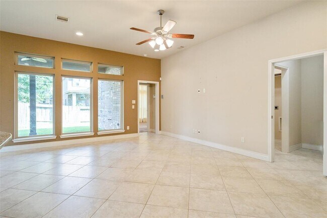 Foto del edificio - 115 Pine Crest Cir