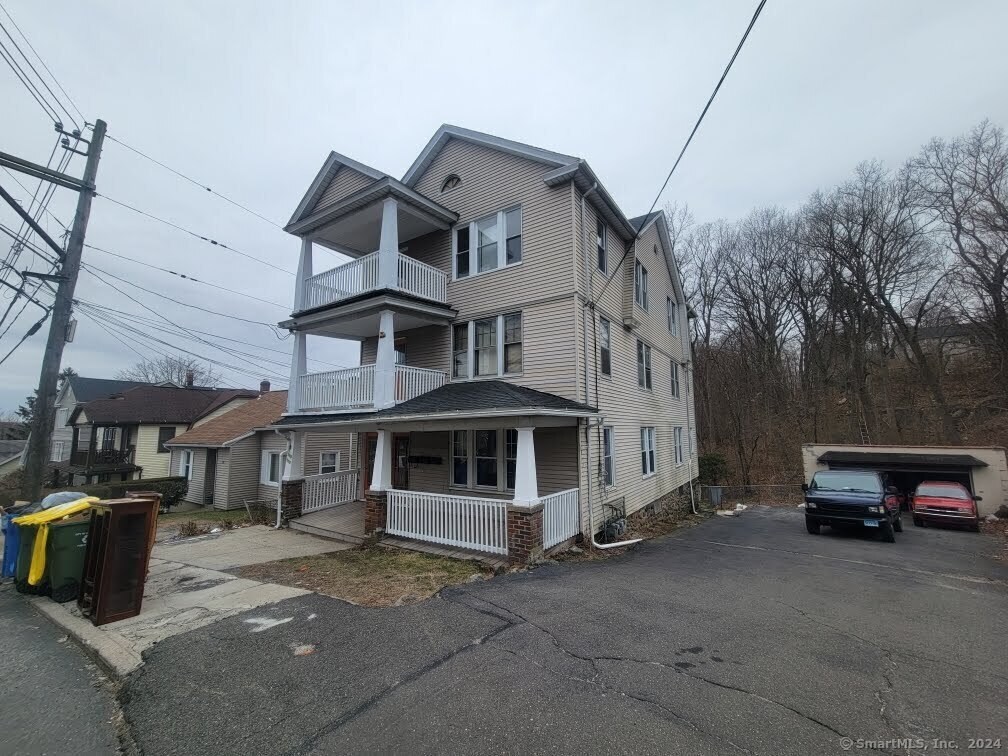 117 Tudor St Unit 3, Waterbury, CT 06704 Room for Rent in Waterbury