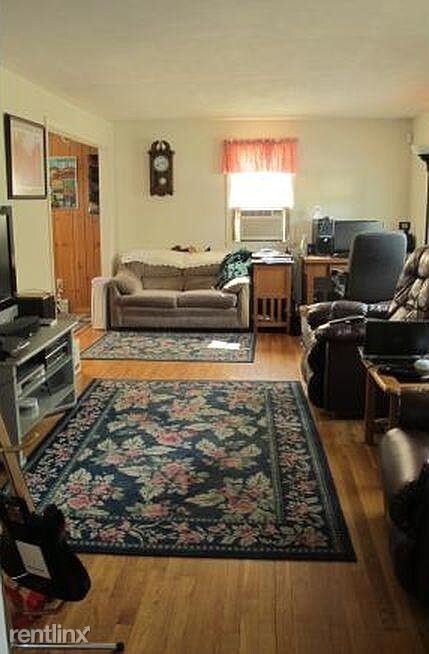 Building Photo - 3 br, 1.5 bath House - 32 Dodge Street