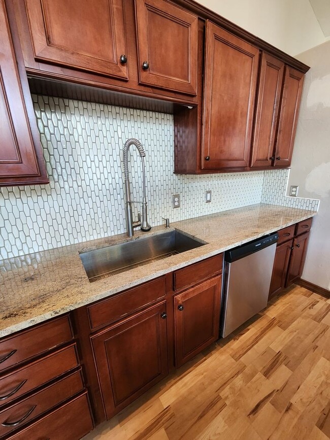 Building Photo - Beautful 3BR, 2 BA home in Harvest Creek S...