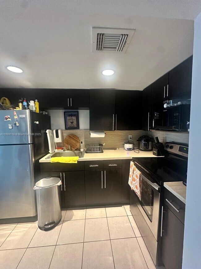 Foto del edificio - 5875 W 20th Ave