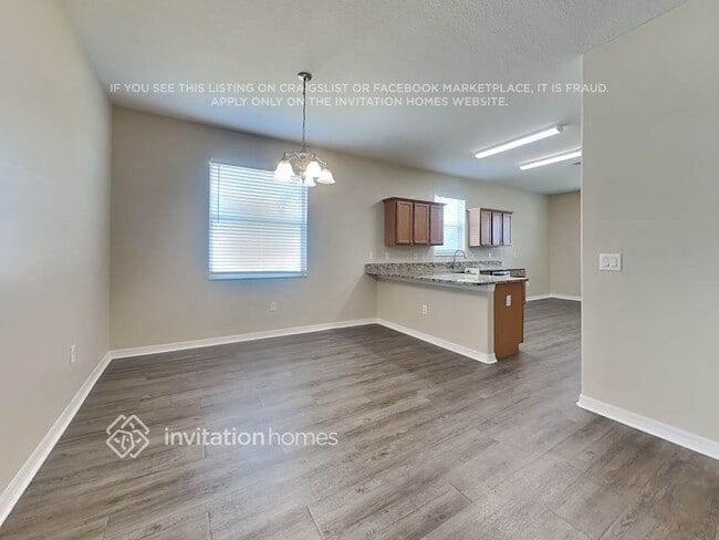 Foto del edificio - 7262 Cedarcrest Blvd