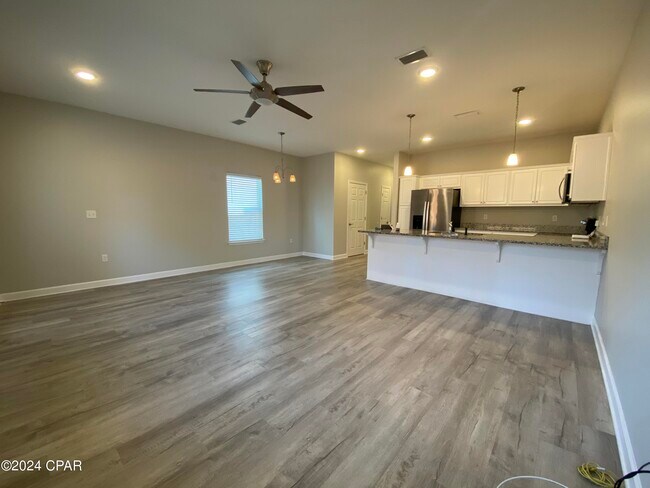 Building Photo - 9012 Banyan Beach Dr