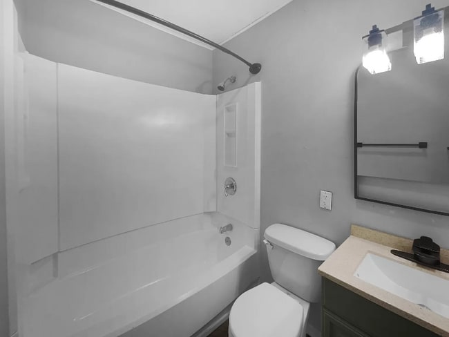 Photo - 210 Littlebrook Dr House