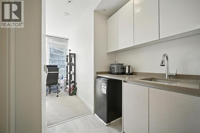 Building Photo - 8850 University Crescent