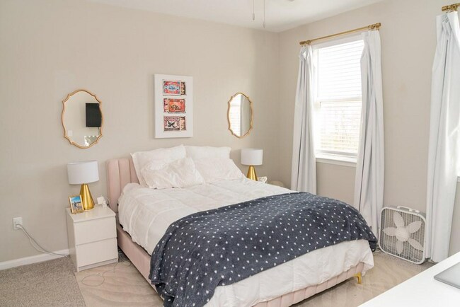 Foto del edificio - 716 Ironwood Ln