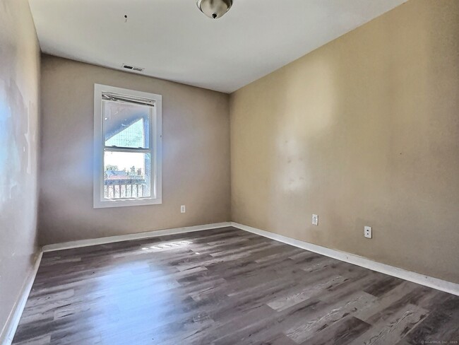 Building Photo - 340 Palisade Ave