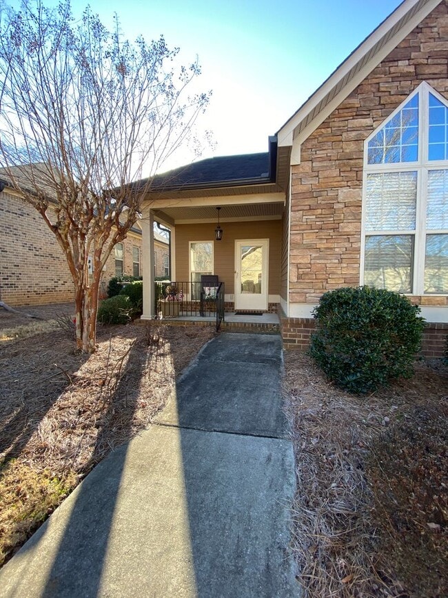 Building Photo - OCONEE COUNTY Beautiful 2 bedroom 2 bath t...