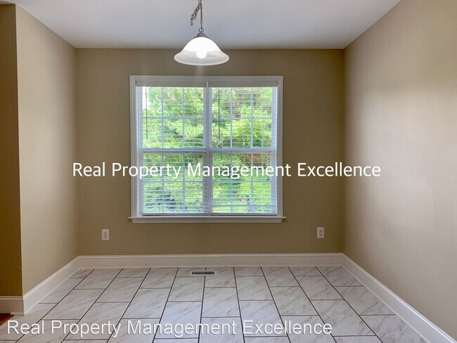 Building Photo - 3 br, 2.5 bath House - 102 Hyde Park Circle