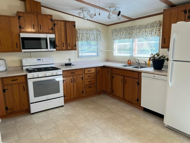 Building Photo - 14551 OH-93