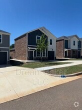 Building Photo - 1016 Varenna Ln