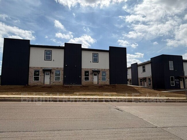 Building Photo - 10548 Tube Dr