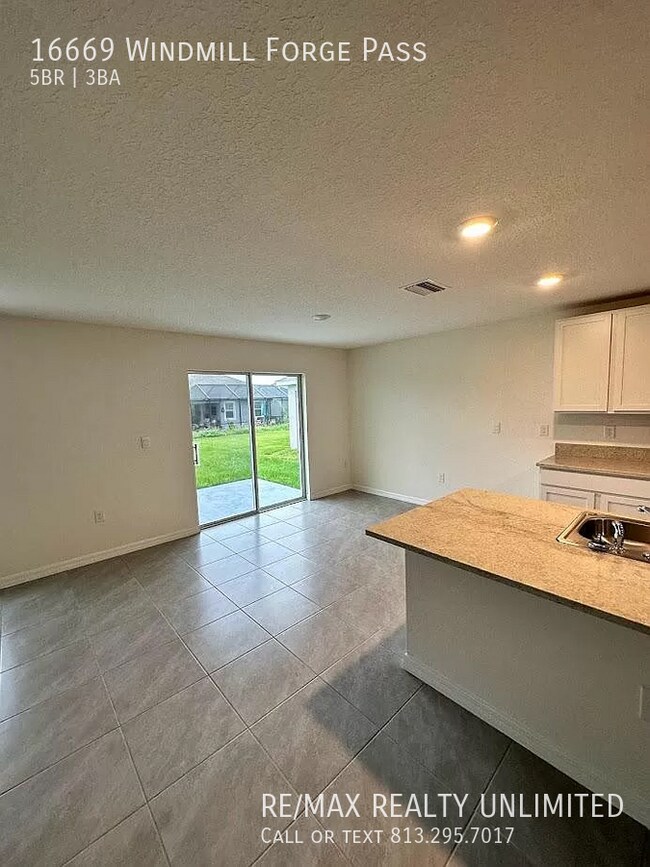 Building Photo - 5 Bedroom Sereno Home in Wimauma