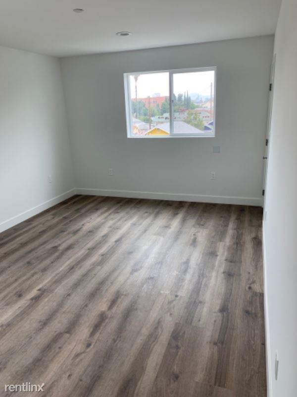 Building Photo - 1217 1/2 N Wilton Pl