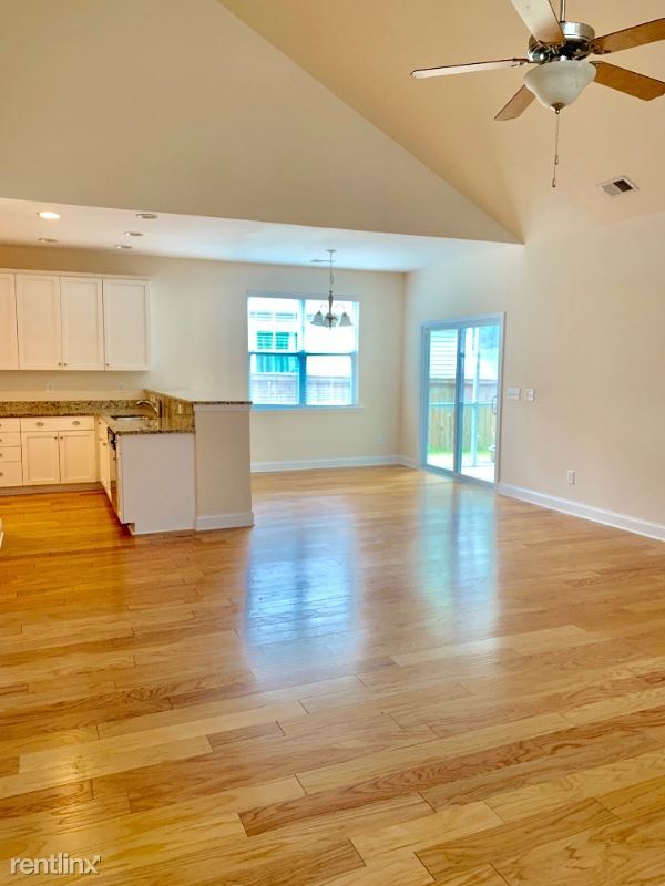 Building Photo - 3 br, 2.5 bath House - 2649 Lohr Dr