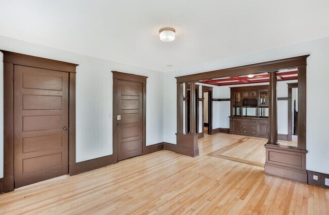 Living Room - 1077 Desoto St