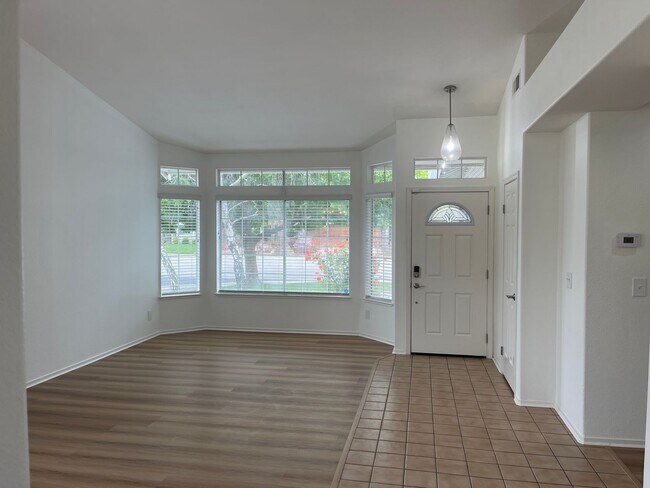 Foto del edificio - 3br/2ba Home on corner lot
