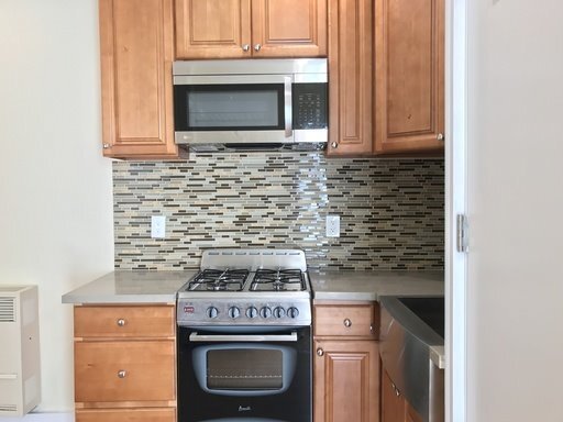 Building Photo - 1020 W 108th St