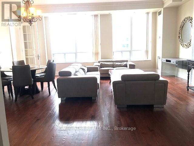 Photo du bâtiment - 3880 Duke of York Blvd