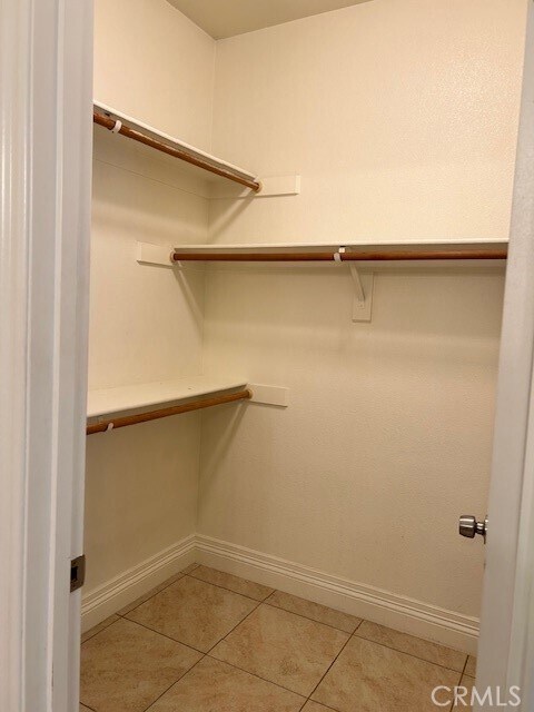 Building Photo - 24799 Tumbleweed Ct