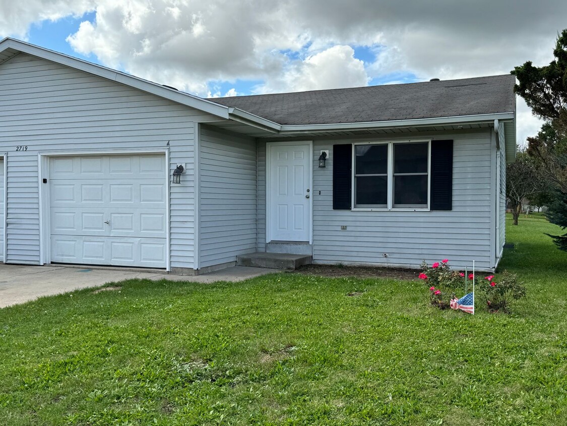 Primary Photo - 2-Bedroom Duplex Near Prairie Elementary S...