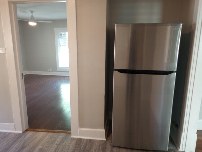 Foto del edificio - 218 N Hickory St