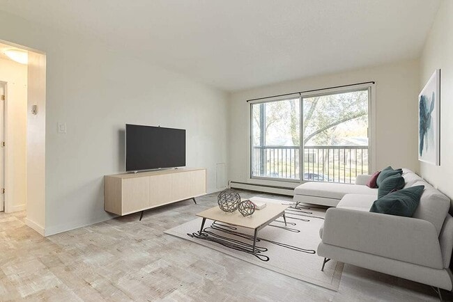 Building Photo - Evergreen Apartments