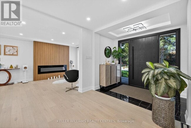 Building Photo - 1 Rosegarden Crescent
