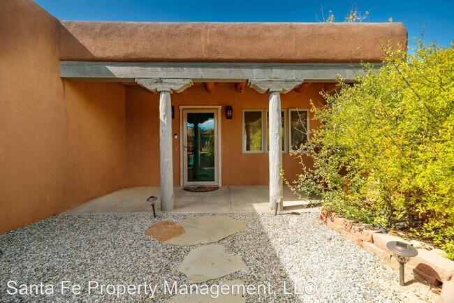 Building Photo - 3 br, 2 bath House - 115 Jornada Loop