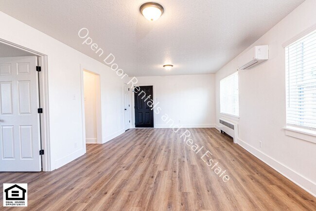 Foto del edificio - 1823 Griswold Dr