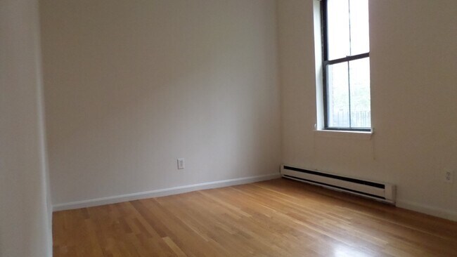 Foto del edificio - 100 E Brookline St