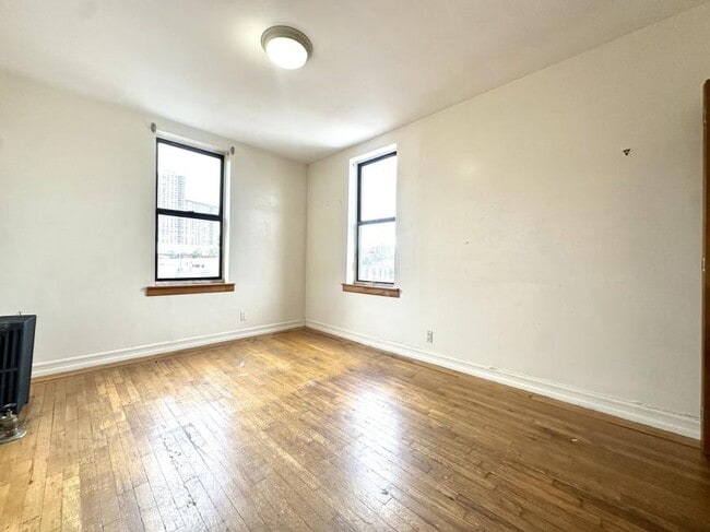 Foto del edificio - 2 bedroom in New York NY 10463