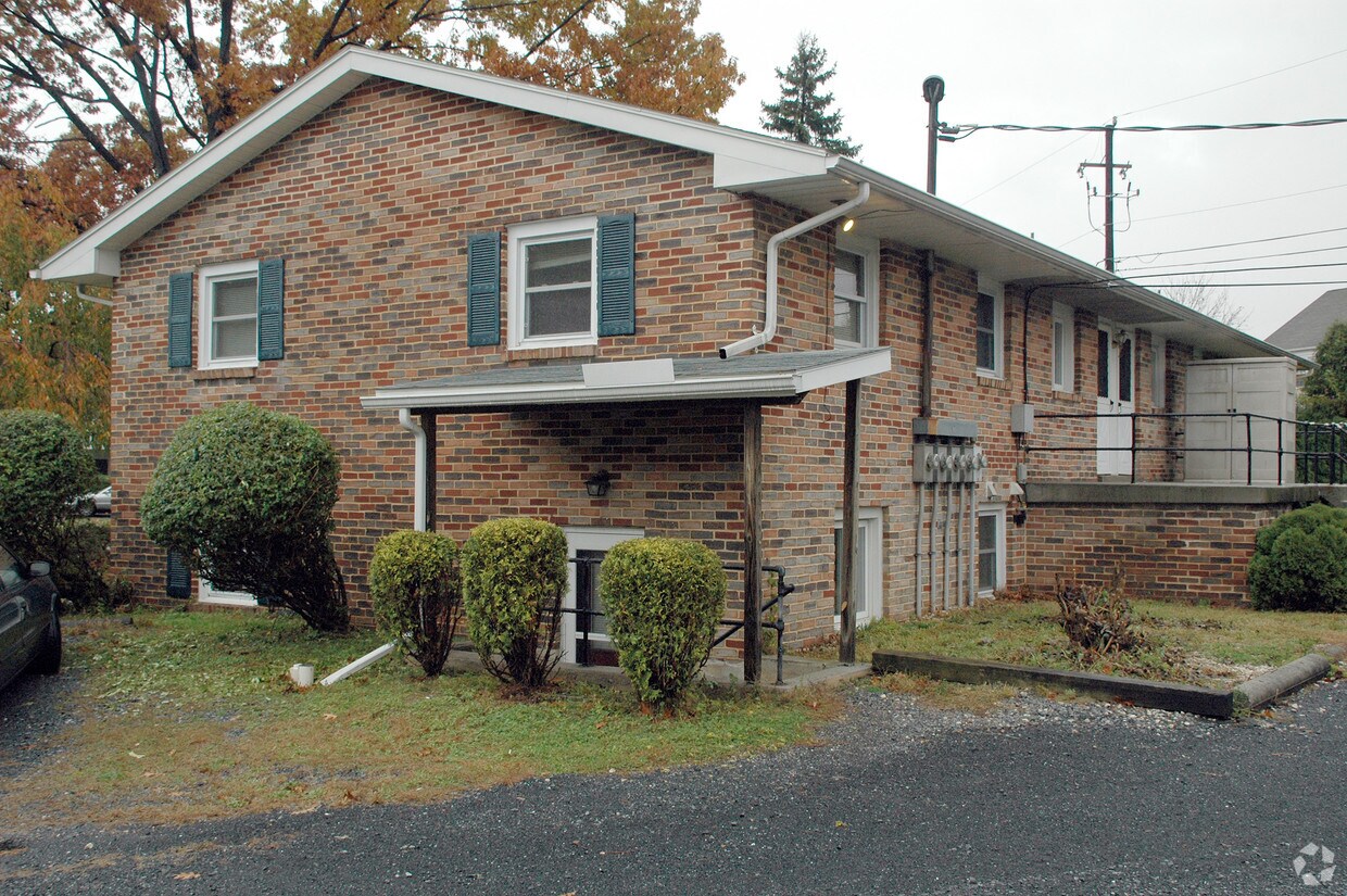 Building Photo - 372 E Glenn Rd