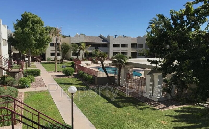 Photo - 3301 E Earll Dr