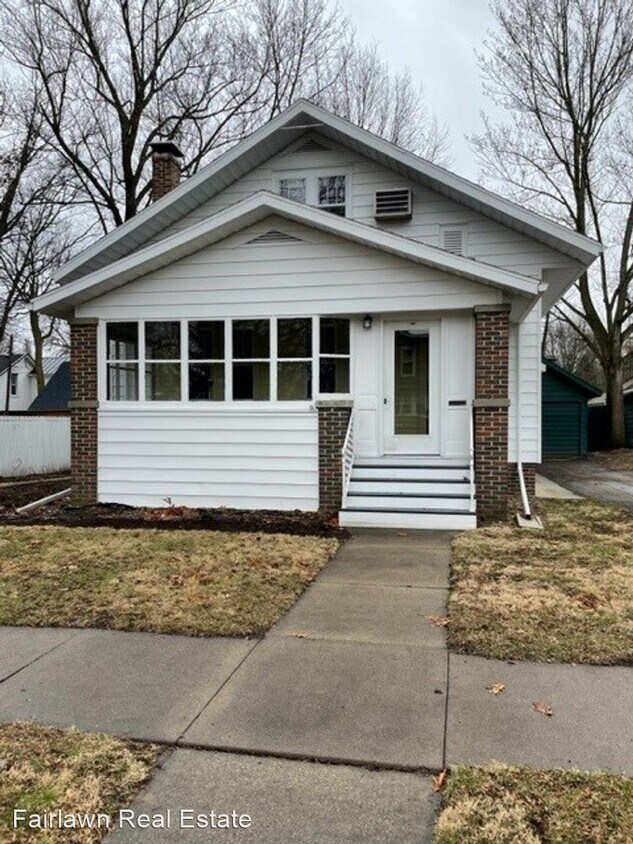 Primary Photo - 2 br, 2 bath House - 310 E High St