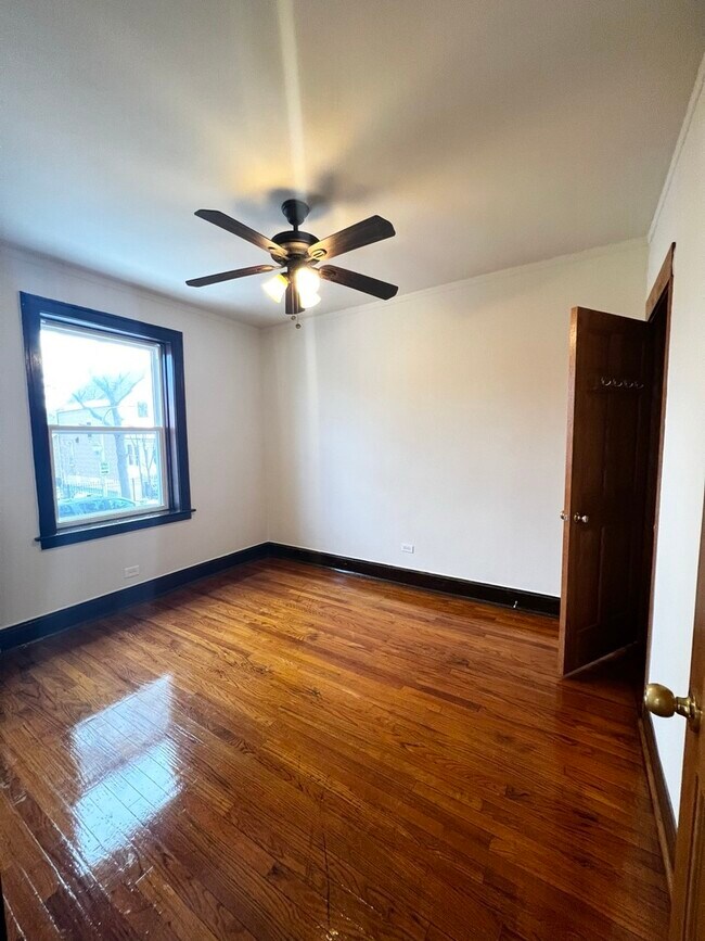 Foto del edificio - 2150 N Kildare Ave