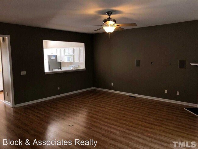 Foto del edificio - 7001 Pinecrest Townes Dr