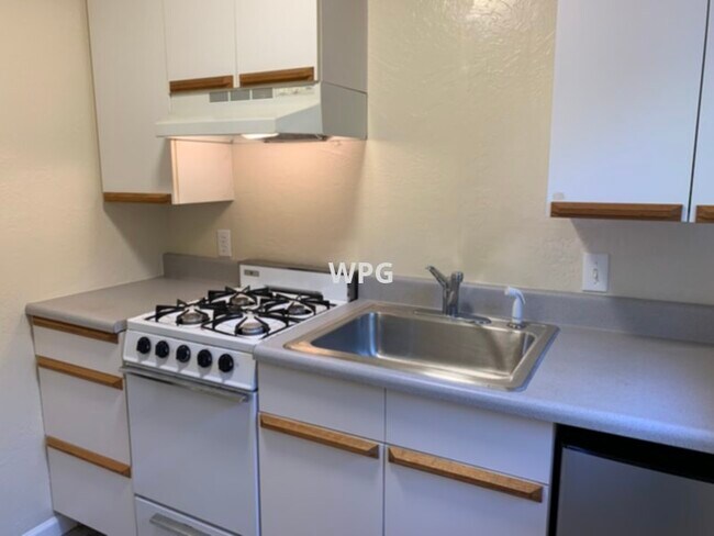 Foto del edificio - 643 18th Ave