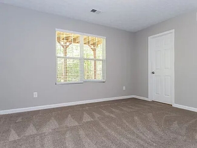 Building Photo - This Hampton rental home is a must-see if ...