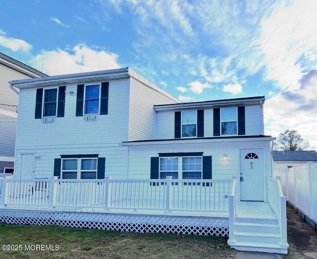 Foto del edificio - 83 Bayside Pkwy