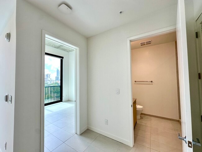 Foto del edificio - 120 NW 31st St