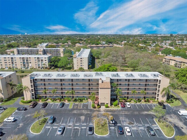 Foto del edificio - 7730 NW 50th St