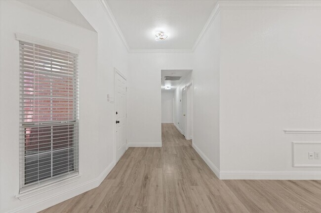 Foto del edificio - 322 Hillcroft Dr