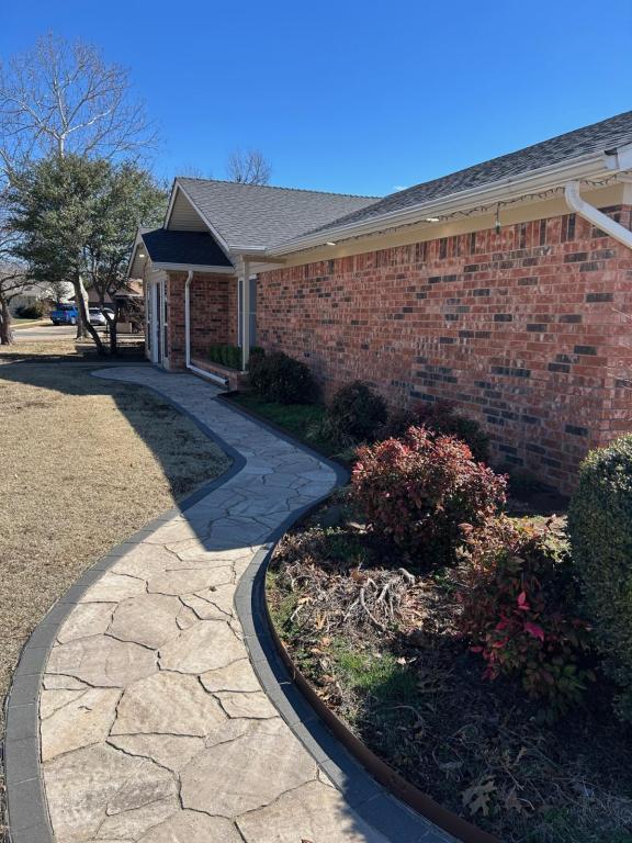 Building Photo - 7909 NW Folkstone Way