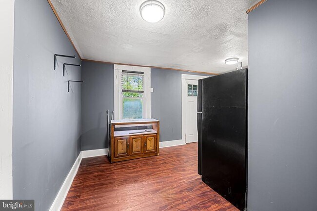 Foto del edificio - 3727 Milford Ave