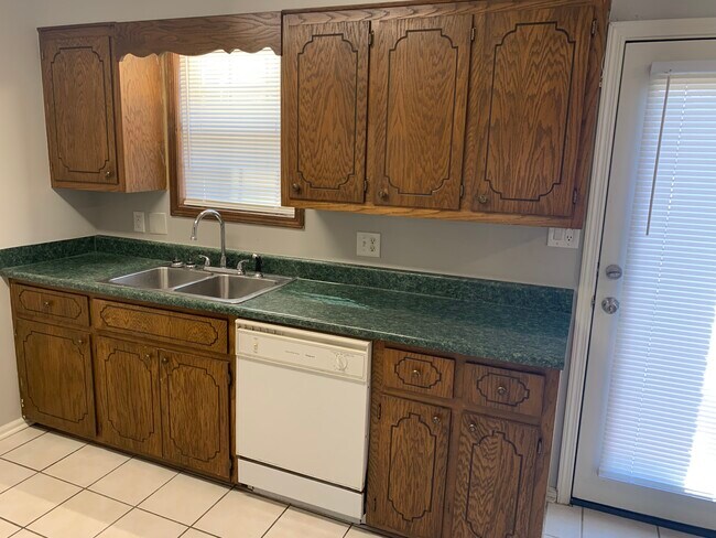 Building Photo - 28 Barfield Cove